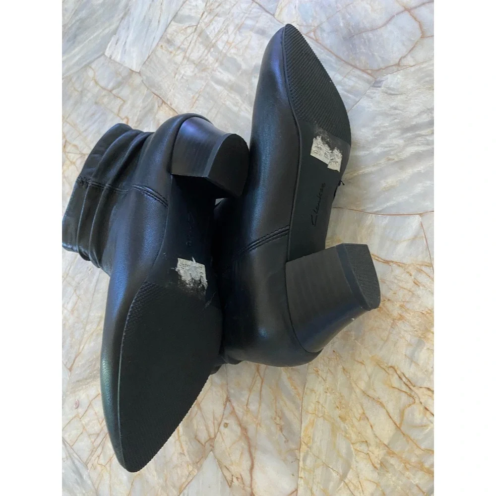 Clarks Black Leather Slouchy Ankle Boots Pointed Toe Block Heel Side Zip 6 1/2
